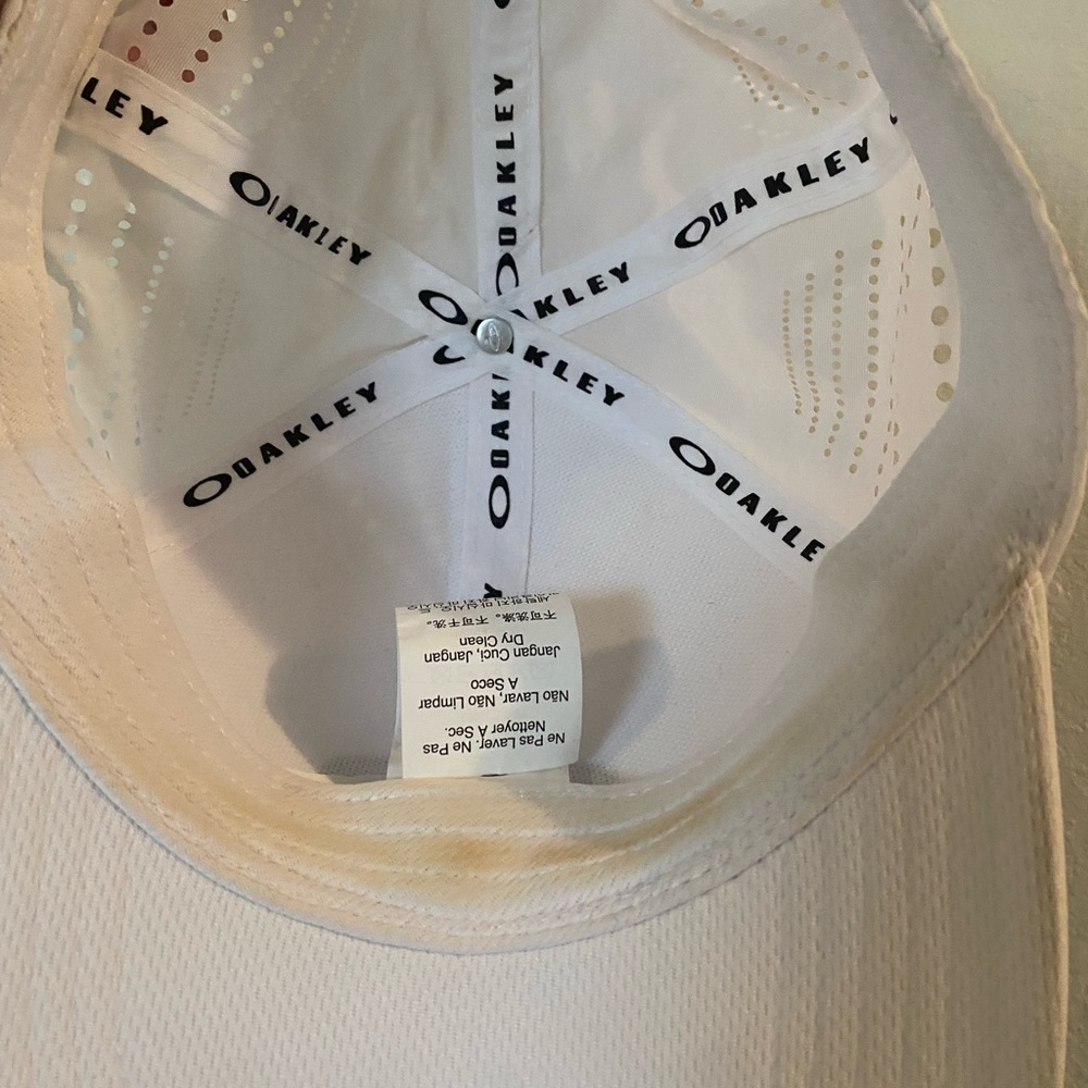🧢Oakey White Snapback Hat - Picture 8 of 8